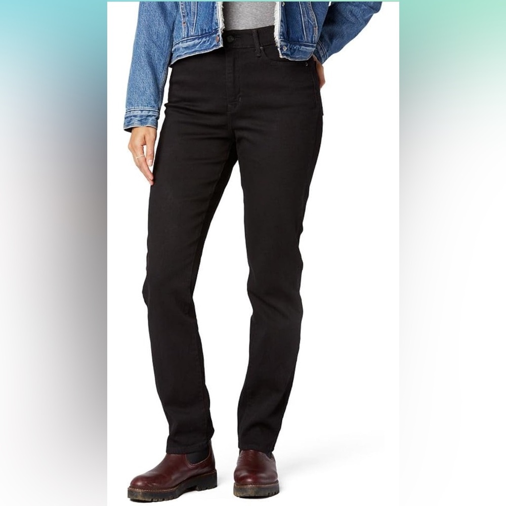 NWT Signature by Levi Strauss Women's Straight Leg Black Jeans